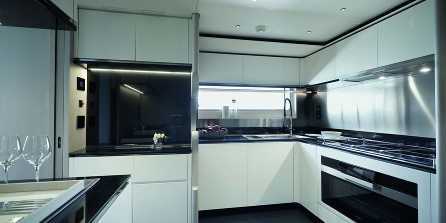 AZIMUT GRANDE 38 METRI TRI-DECK