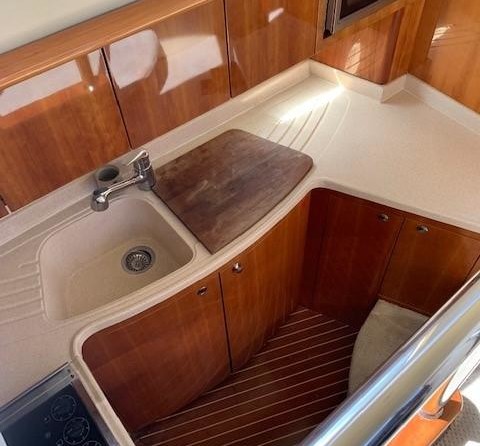 Azimut 46