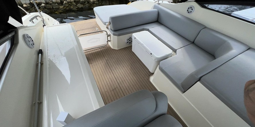 Azimut Atlantis 44
