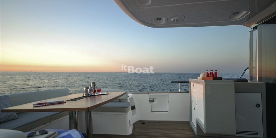 Azimut Magellano 53