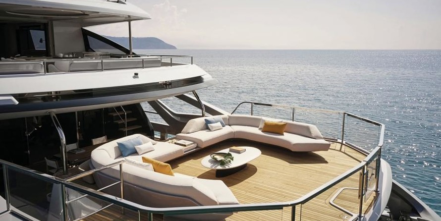 AZIMUT GRANDE 38 METRI TRI-DECK