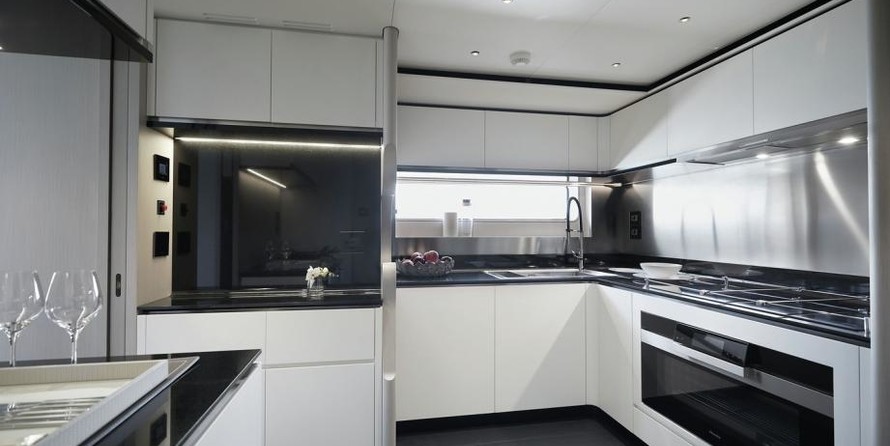 AZIMUT GRANDE 38 METRI TRI-DECK