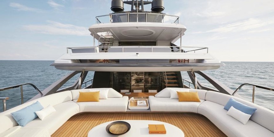 AZIMUT GRANDE 38 METRI TRI-DECK