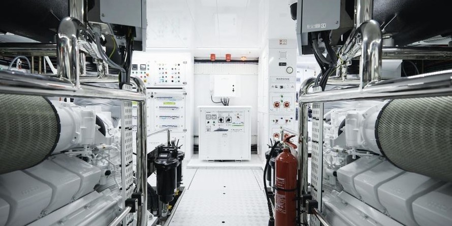 AZIMUT GRANDE 38 METRI TRI-DECK