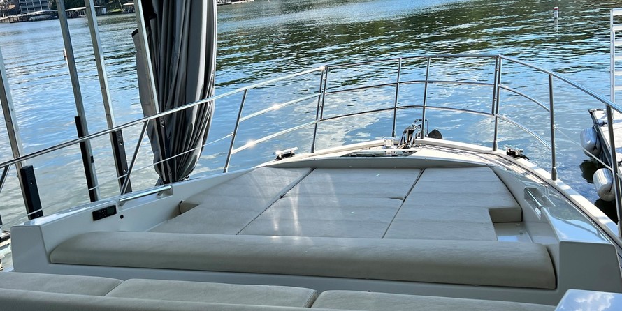 Azimut 55S