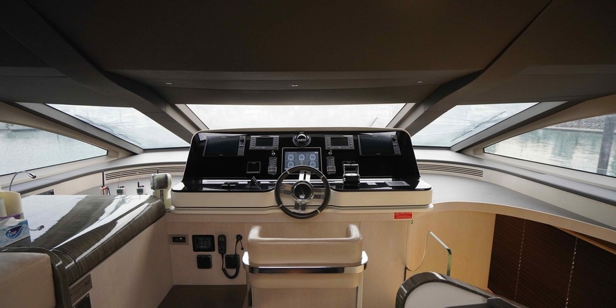 Azimut Grande 30 METRI