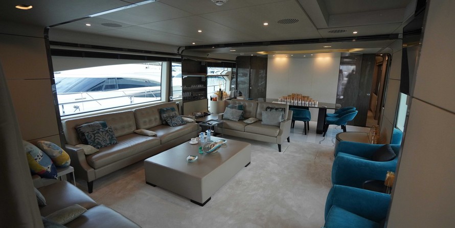 Azimut Grande 30 METRI