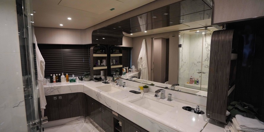 Azimut Grande 30 METRI