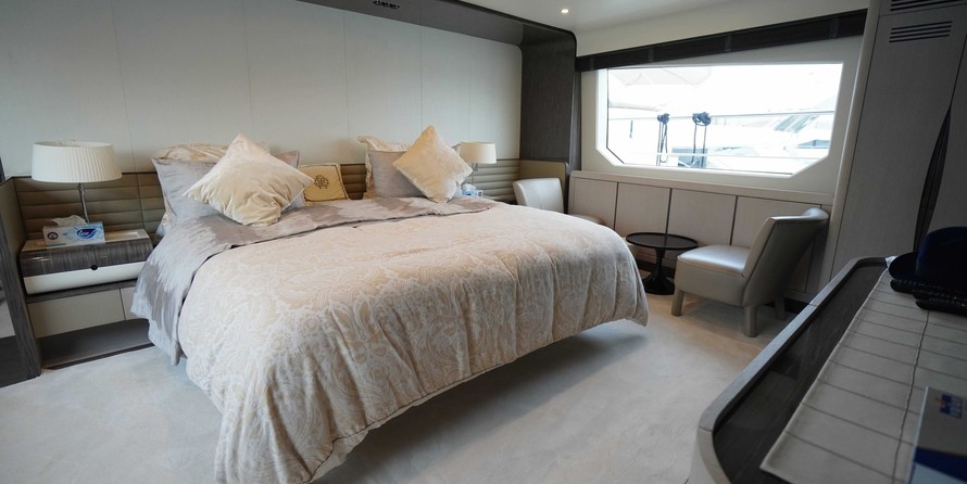 Azimut Grande 30 METRI