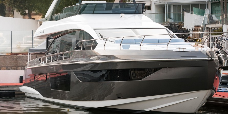 Azimut 68 Plus