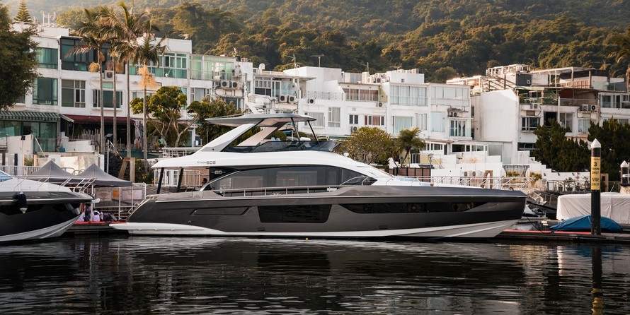 Azimut 68 Plus