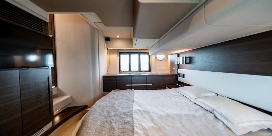 Azimut 50 Fly Galley Up