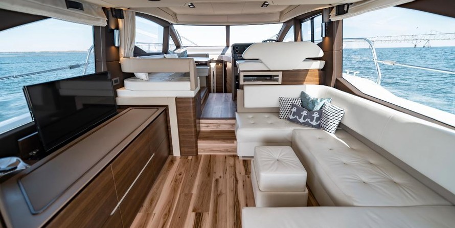 Azimut 50 Fly Galley Up