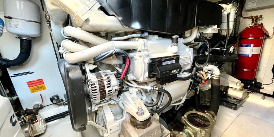 Azimut 50 Fly Galley Up