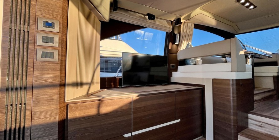 Azimut 50 Fly Galley Up