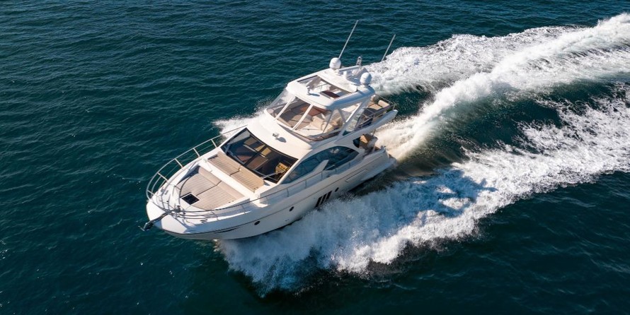 Azimut 50 Fly Galley Up