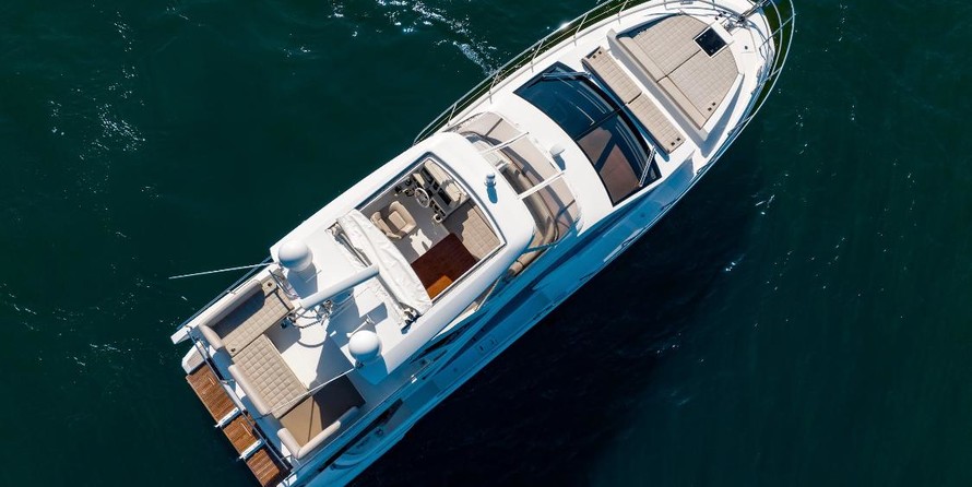 Azimut 50 Fly Galley Up