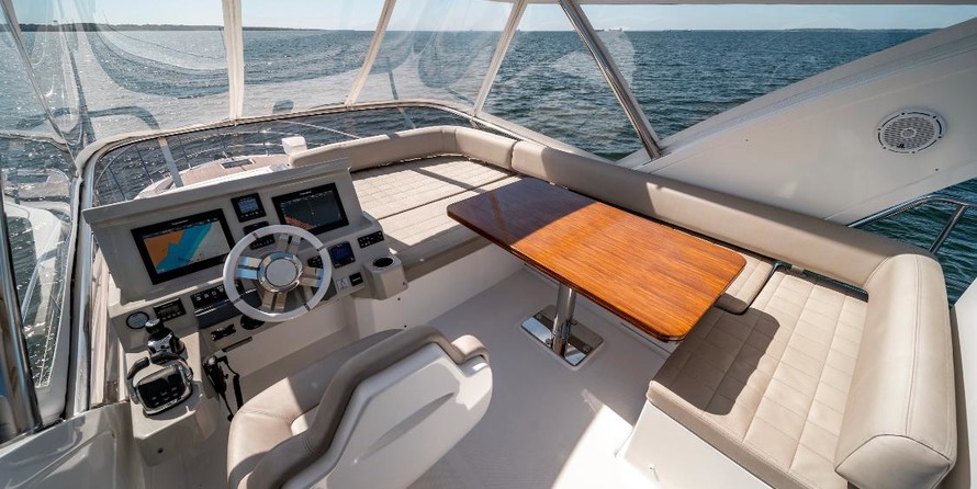 Azimut 50 Fly Galley Up