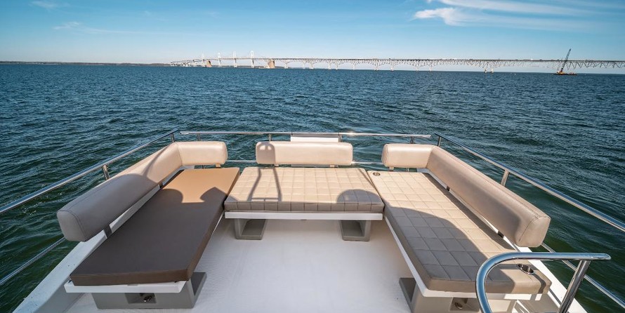 Azimut 50 Fly Galley Up