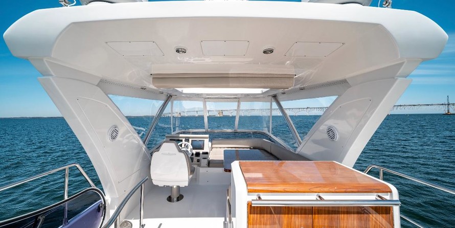 Azimut 50 Fly Galley Up