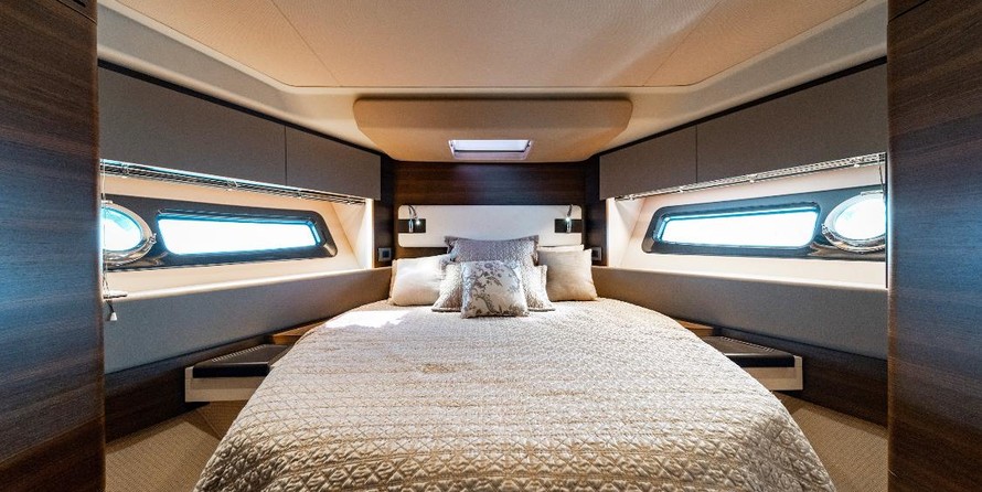 Azimut 50 Fly Galley Up