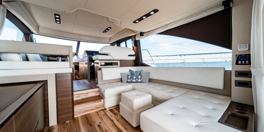 Azimut 50 Fly Galley Up