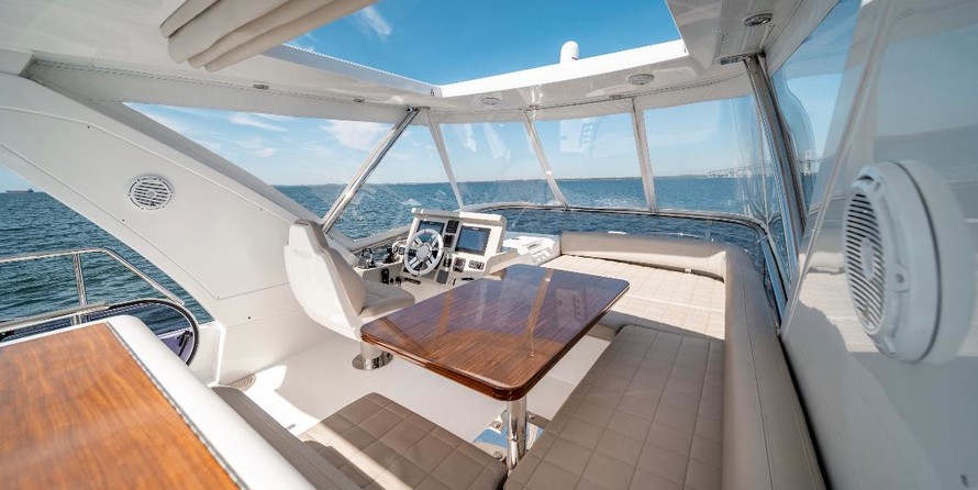Azimut 50 Fly Galley Up
