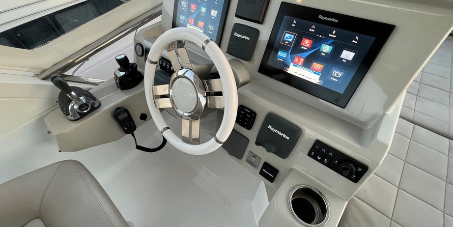 Azimut 50 Fly Galley Up