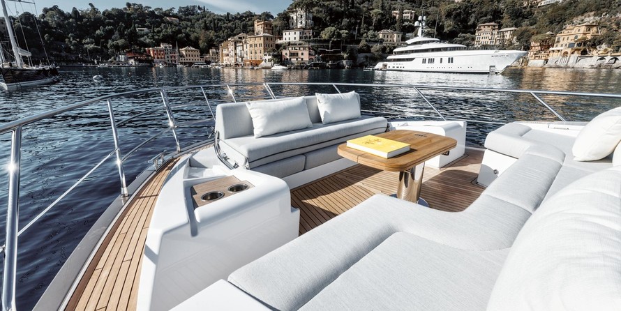 Azimut 60